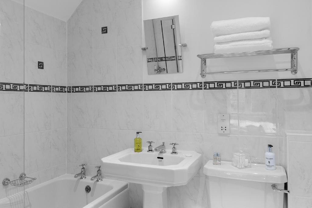 Hurtwood Hotel Peaslake المظهر الخارجي الصورة