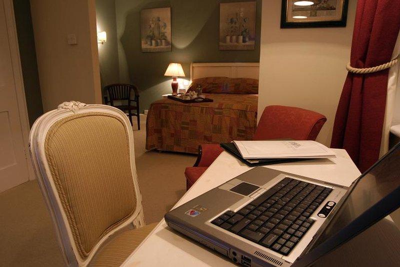 Hurtwood Hotel Peaslake الغرفة الصورة