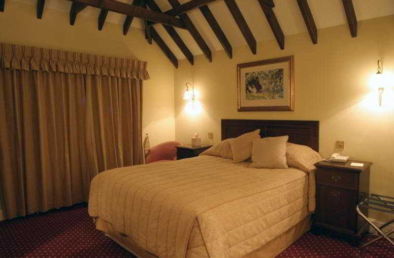 Hurtwood Hotel Peaslake الغرفة الصورة